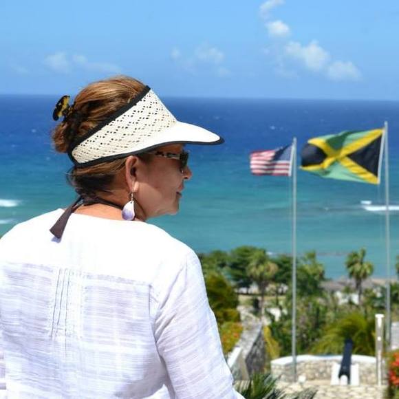 Meet your Posher, Helen - Picture 1 of 1